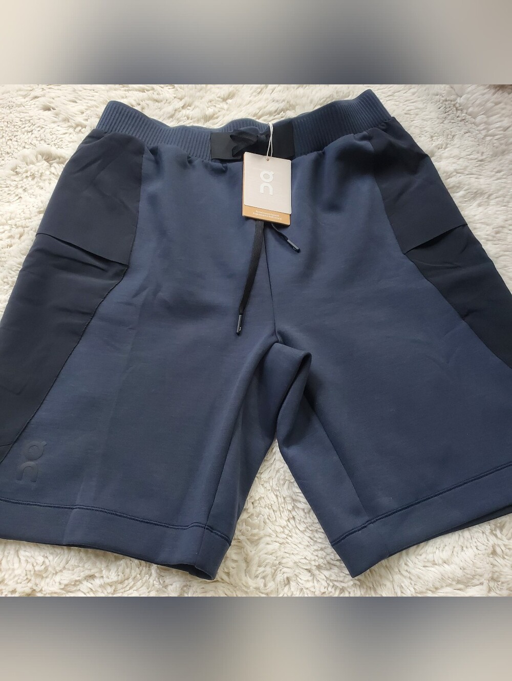 On Mens Movement Short‎